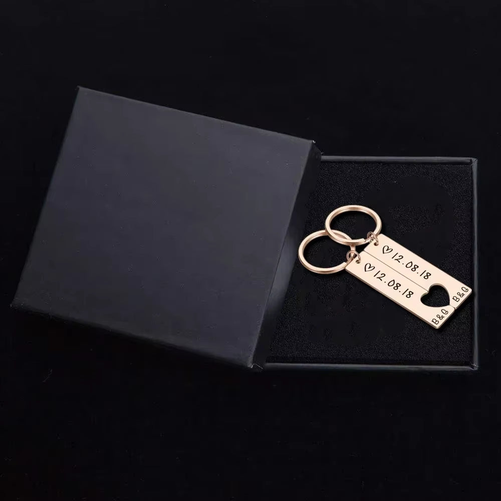 Customized Couples Keychain Boyfriend Girlfriend Keyring Husband Anniversary Valentine Day Gift Pinky Promise Women Men Keychain