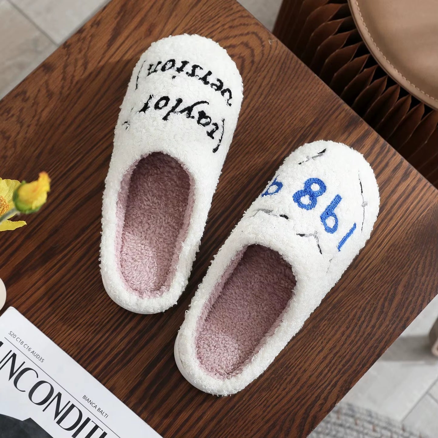 Music Idol 1989 Taylor Letter Embroidery Stuffed Home Thick Sole Plaid Furry Cotton Slippers Cute Warm Non-Slip Indoor Slippers Gift for Friends