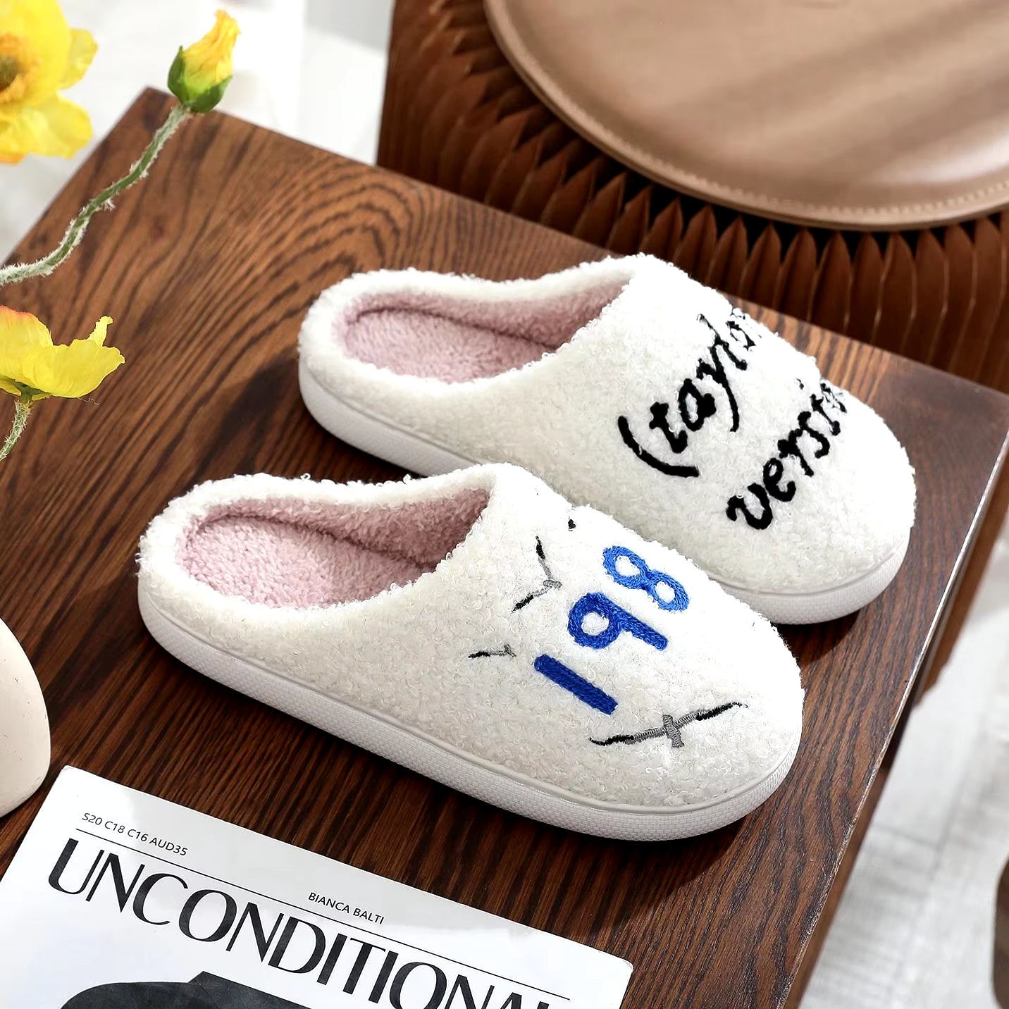 Music Idol 1989 Taylor Letter Embroidery Stuffed Home Thick Sole Plaid Furry Cotton Slippers Cute Warm Non-Slip Indoor Slippers Gift for Friends